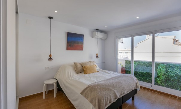 Återförsäljning - Radhus -
Torrevieja