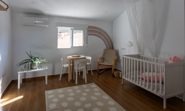 Återförsäljning - Radhus -
Torrevieja