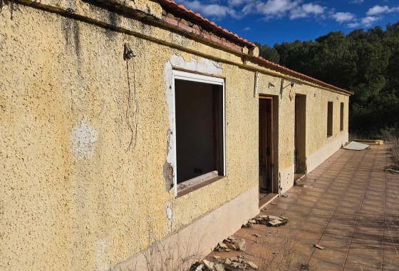 Herverkoop - Vrijstaande Villa -
Petrer