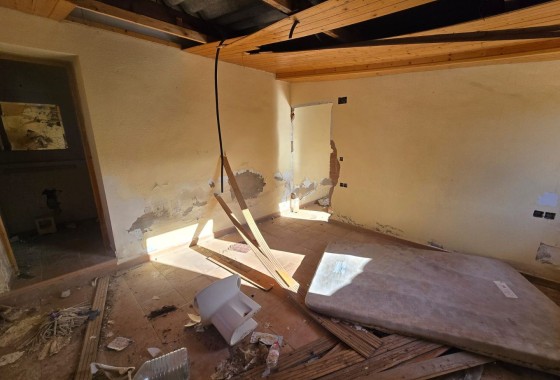 Herverkoop - Vrijstaande Villa -
Petrer