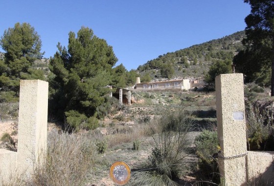 Herverkoop - Vrijstaande Villa -
Petrer