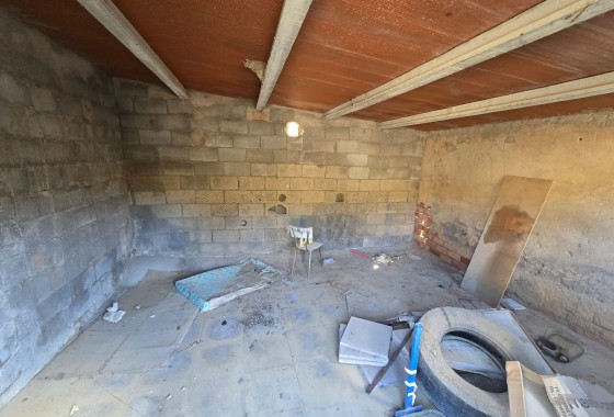 Herverkoop - Vrijstaande Villa -
Petrer