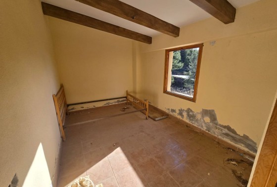 Herverkoop - Vrijstaande Villa -
Petrer