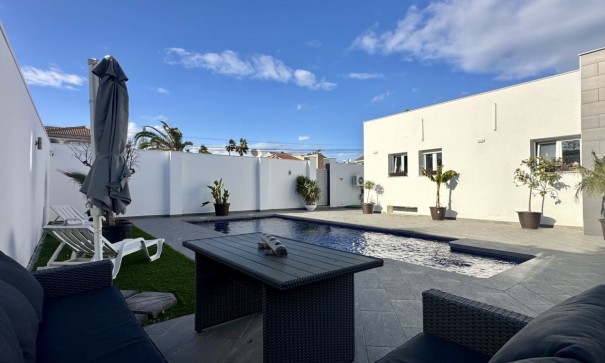 Sale - Detached Villa -
Rojales - Ciudad Quesada