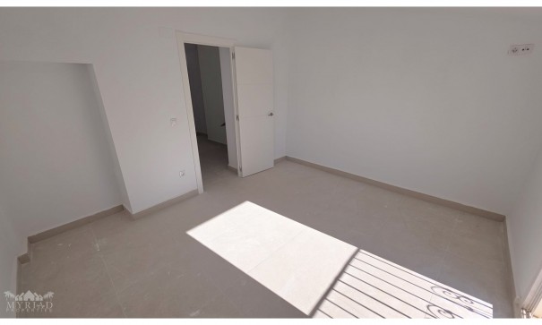 Videresalg - Byhus -
Pinoso - Pinoso Alicante