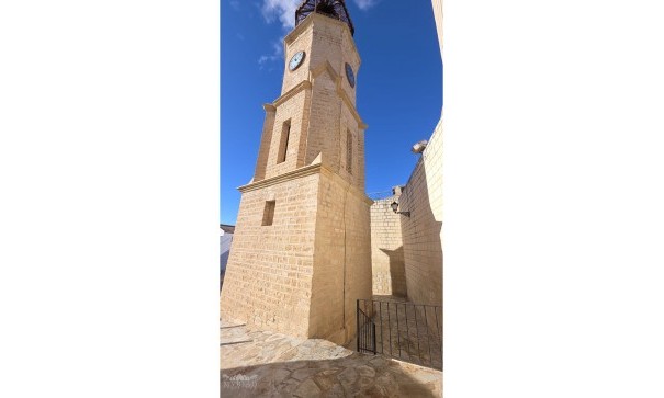 Videresalg - Byhus -
Pinoso - Pinoso Alicante