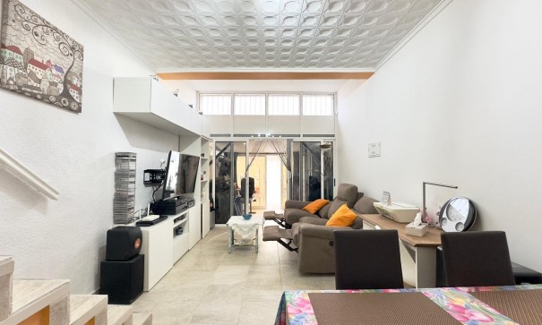 Sprzedaż - Dom miejski -
Torrevieja - La Siesta - El Salado - Torreta