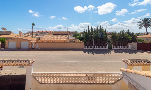 Venta - Chalet Independiente -
Orihuela Costa - Los Almendros-La Florida