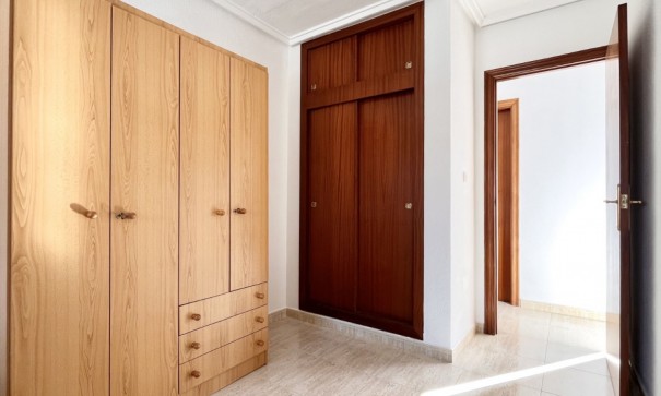 Sprzedaż - Dom miejski -
Torrevieja - La Siesta - El Salado -  Torreta