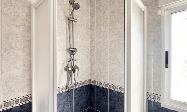 Sprzedaż - Dom miejski -
Torrevieja - La Siesta - El Salado -  Torreta