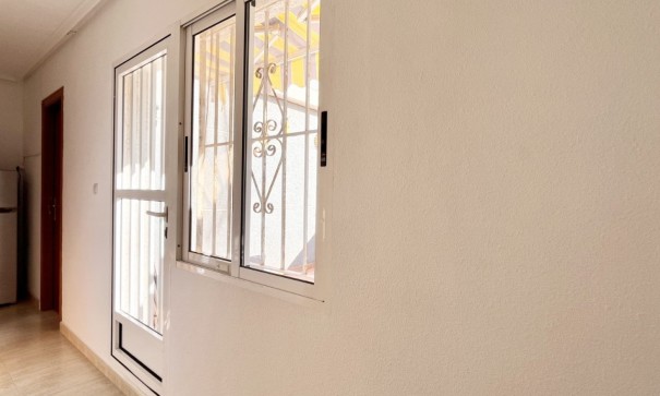 Sprzedaż - Dom miejski -
Torrevieja - La Siesta - El Salado -  Torreta