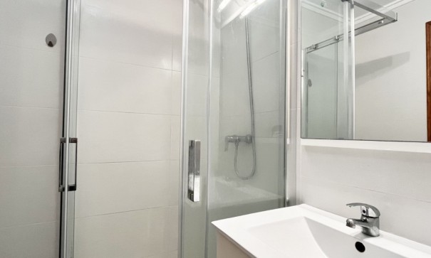 Sprzedaż - Dom miejski -
Torrevieja - La Siesta - El Salado -  Torreta