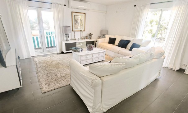 Resale - Freistehende Villa -
Aspe