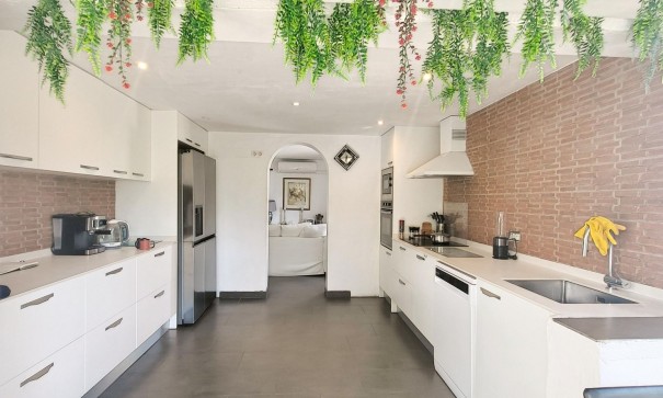 Resale - Freistehende Villa -
Aspe