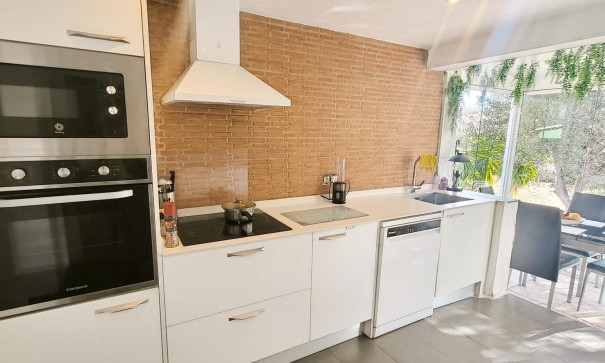 Resale - Freistehende Villa -
Aspe