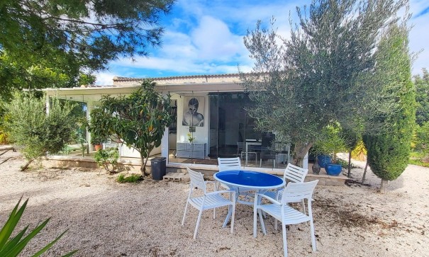 Resale - Freistehende Villa -
Aspe