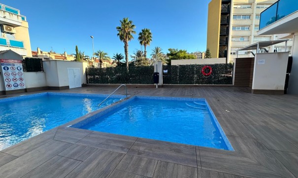 Resale - Wohnung Appartement -
Torrevieja - Calas Blancas