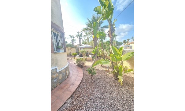 Videresalg - Fritliggende villa -
San Miguel de Salinas