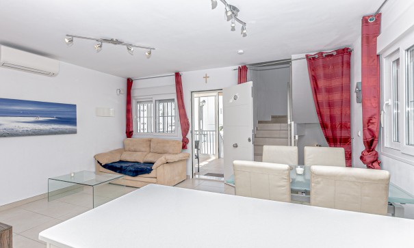 Resale - Freistehende Villa -
La Marina