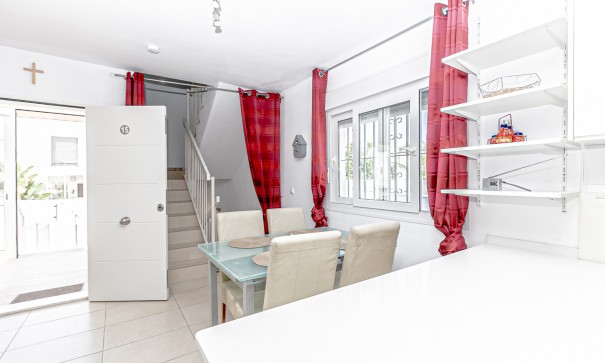 Resale - Freistehende Villa -
La Marina