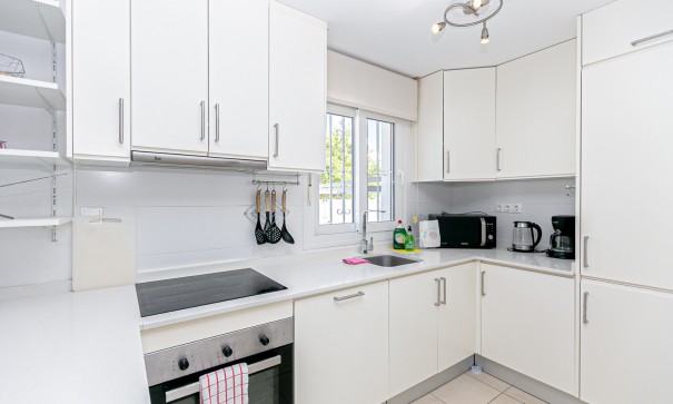 Resale - Freistehende Villa -
La Marina