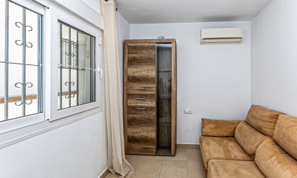 Resale - Freistehende Villa -
La Marina