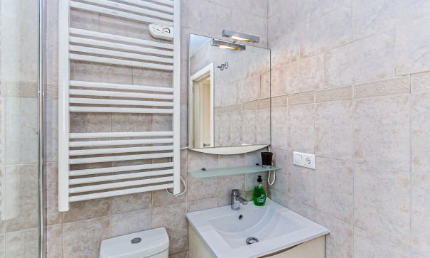 Resale - Freistehende Villa -
La Marina