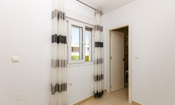 Resale - Freistehende Villa -
La Marina