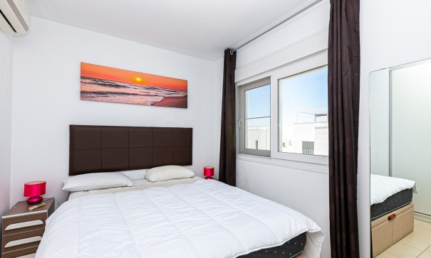 Resale - Freistehende Villa -
La Marina