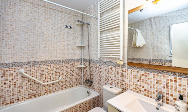 Resale - Freistehende Villa -
La Marina