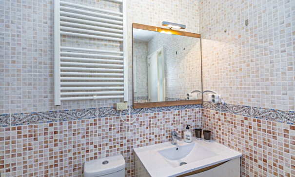 Resale - Freistehende Villa -
La Marina