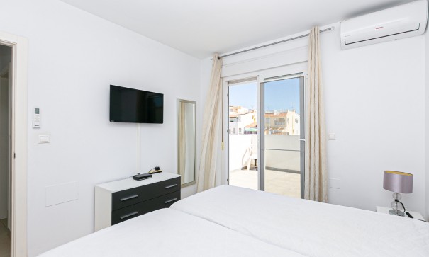 Resale - Freistehende Villa -
La Marina