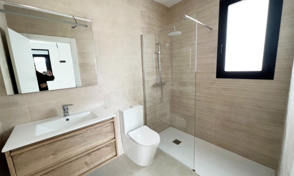 Nowa konstrukcja - Willa wolnostojąca -
Aspe