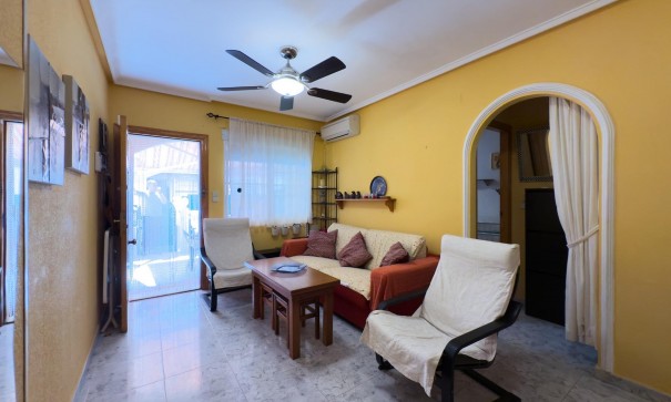 Herverkoop - Apartement Flat -
Torrevieja - La Mata pueblo