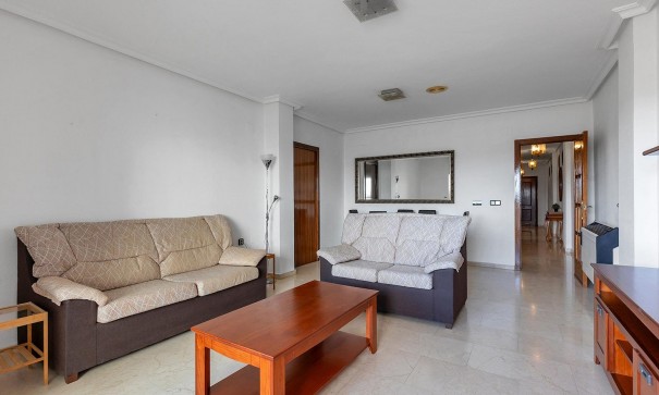Resale - Wohnung Appartement -
Torrevieja - Paseo maritimo