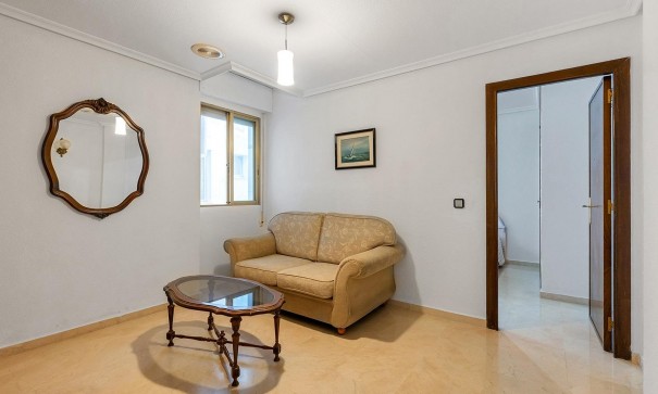 Resale - Wohnung Appartement -
Torrevieja - Paseo maritimo