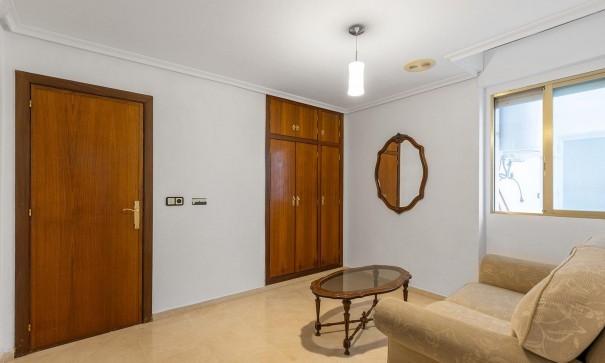 Resale - Wohnung Appartement -
Torrevieja - Paseo maritimo