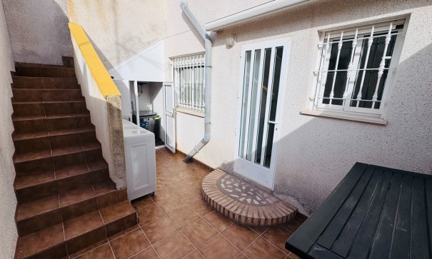 Revente - Maison de ville -
Daya Nueva