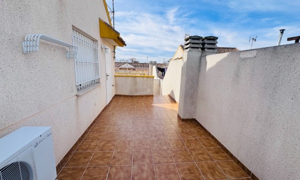 Revente - Maison de ville -
Daya Nueva