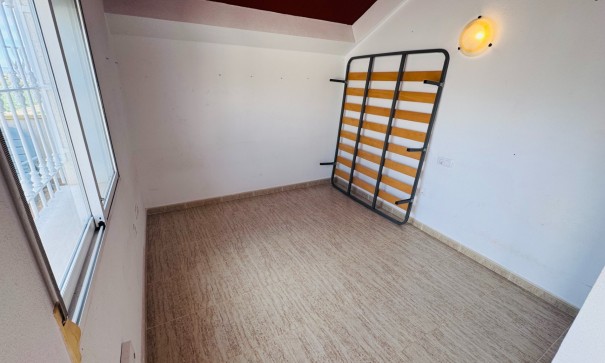 Revente - Maison de ville -
Daya Nueva