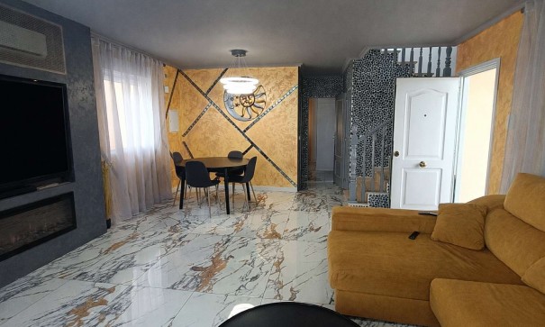 Revente - Villa Individuelle -
San Miguel de Salinas - Comunidad de las Comunicaciones