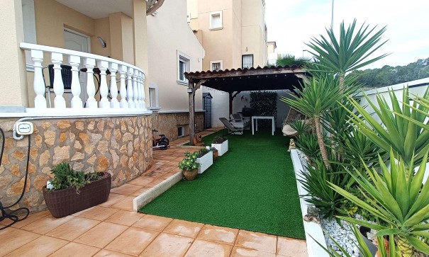 Revente - Villa Individuelle -
San Miguel de Salinas - Comunidad de las Comunicaciones