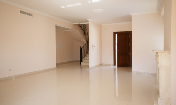 Återförsäljning - Fristående villa -
Cabo Roig - MUY CERCA DE LA PLAYA