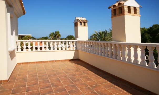 Återförsäljning - Fristående villa -
Cabo Roig - MUY CERCA DE LA PLAYA