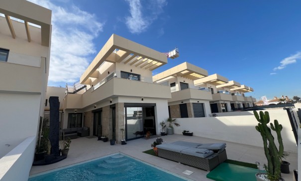 Sale - Detached Villa -
Los Montesinos