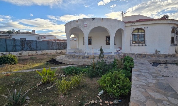 Venta - Chalet Independiente -
Torrevieja - El Chaparal