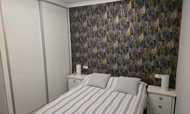 Herverkoop - Stadswoning -
La Torreta - Torrevieja