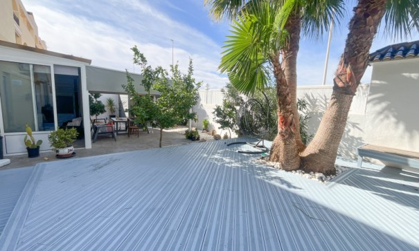 Sale - Apartment Flat -
Torrevieja - La Mata