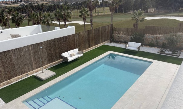 Venta - Chalet Independiente -
Algorfa