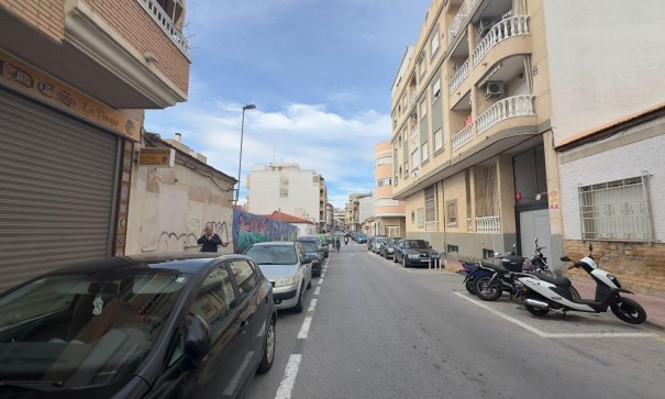 Herverkoop - Apartement Flat -
Torrevieja - torrevieja